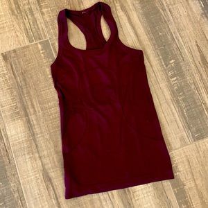 Lululemon swiftly run tank